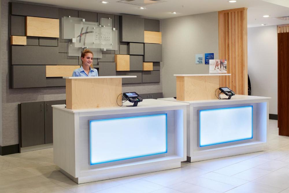 Holiday Inn Express & Suites - Cincinnati North - Liberty Way by IHG